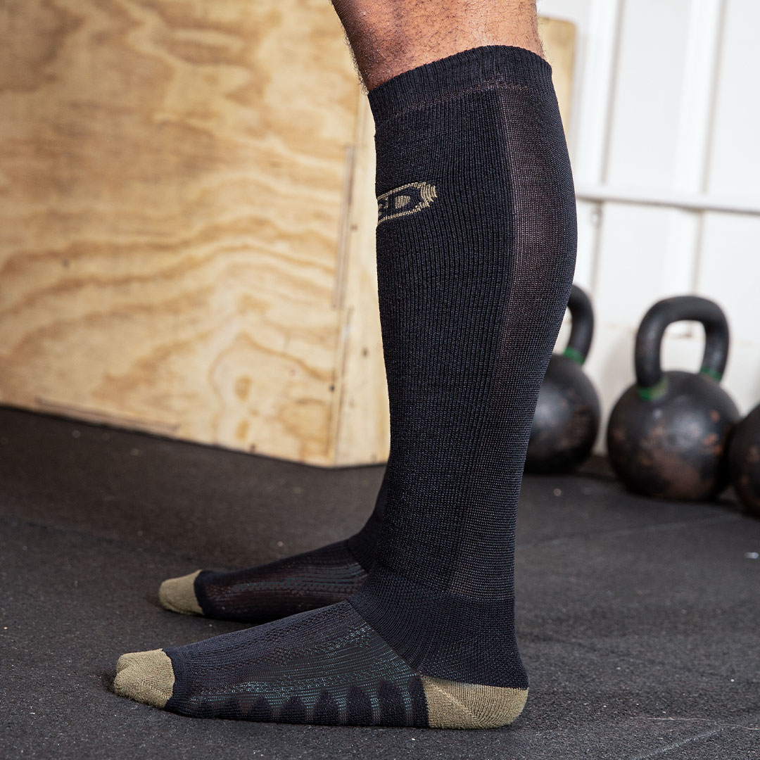 Endure Black Deadlift Socks SBD USA